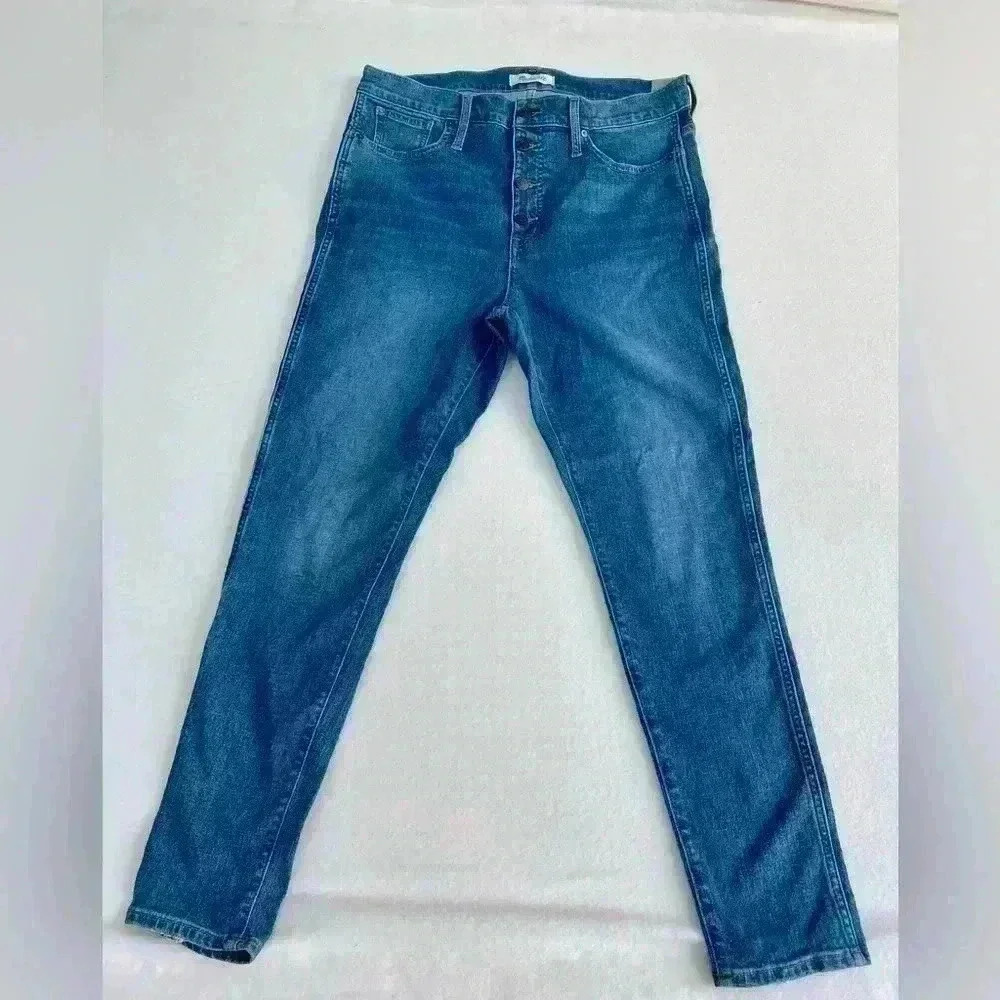 Madewell 10 inch High Rise skinny jeans waist 32 new with tags  trend flattering